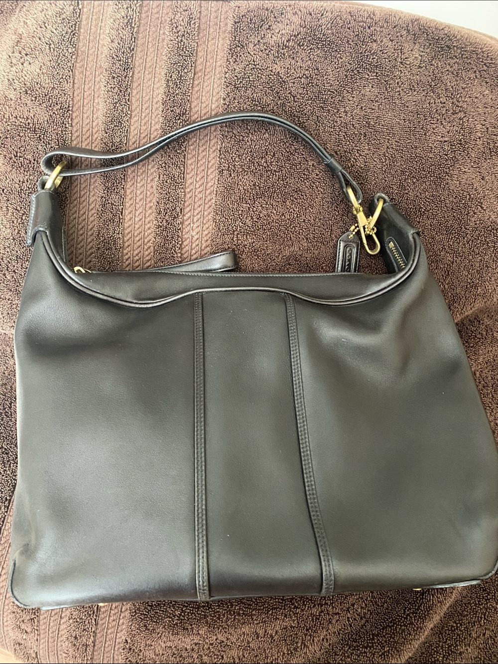 Vintage  COACH Classic Black Leather  Shoulder Bag